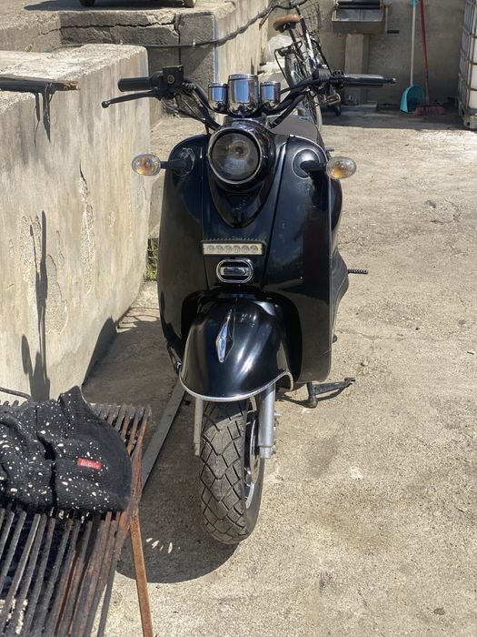 Vând scuter. Venus. De 49 cc