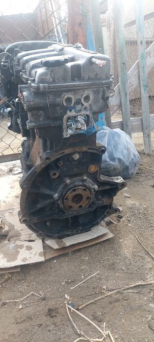 Mazda Cronos матор