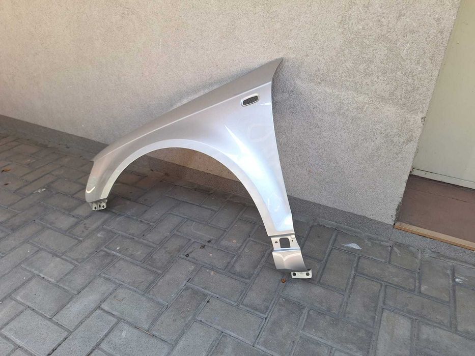 Aripa Fata Stanga Audi A3 8P An 2003-2008 Vopsita Gri Deschis