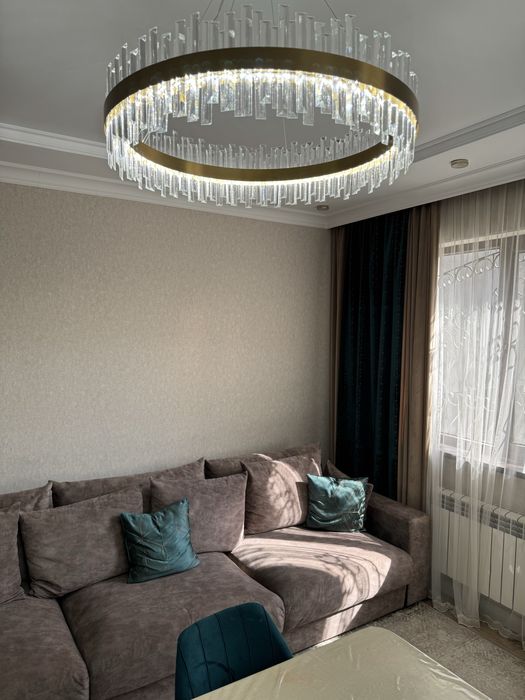 Диван 3,5м + отдельный пуф