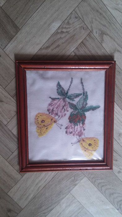 Вышитые картины.