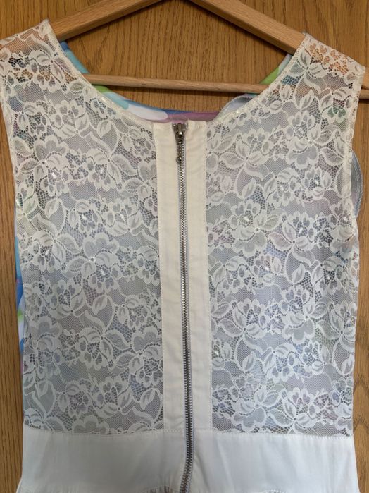 Бяла официална рокля