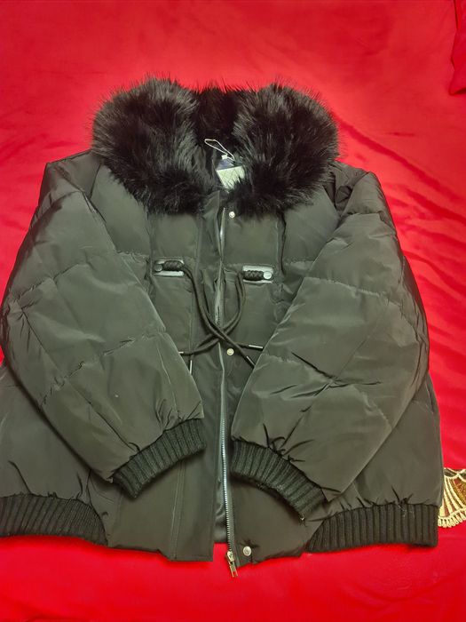 Продам свою куртку женскую