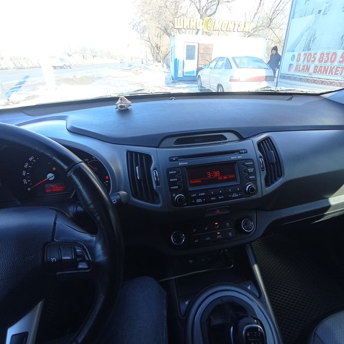 Автомобиль киа спортейж