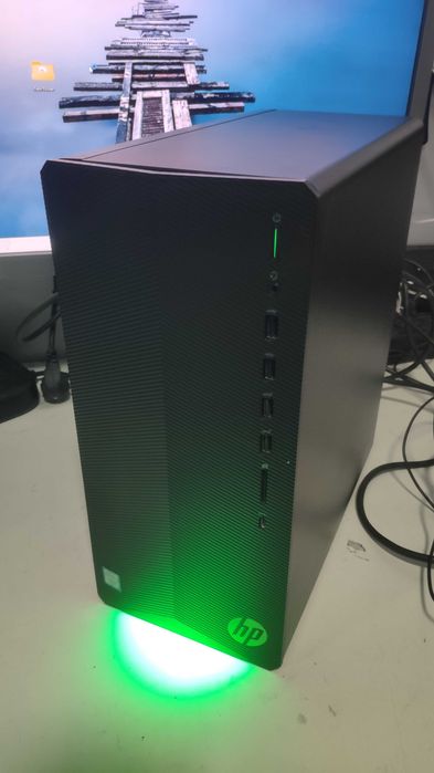 HP Pavilion Gaming Core i7 9700F/16GB RAM/512GB SSD/1TB HDD/PowerColor RX 590 8GB