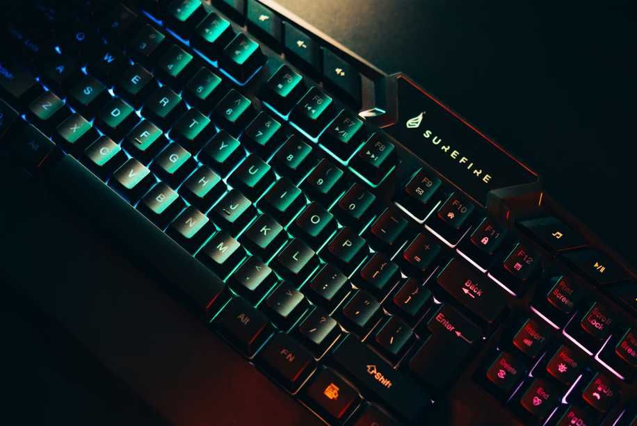 Геймърска клавиатура SureFire KingPin, RGB