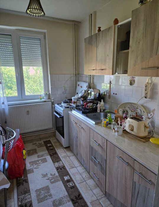 Apartament de vanzare cu 3 camere in conditie buna - Brad, Hunedoara