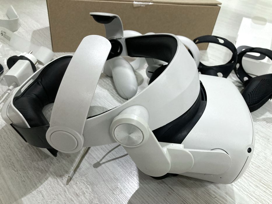 Meta Quest 2 (Oculus Quest 2)