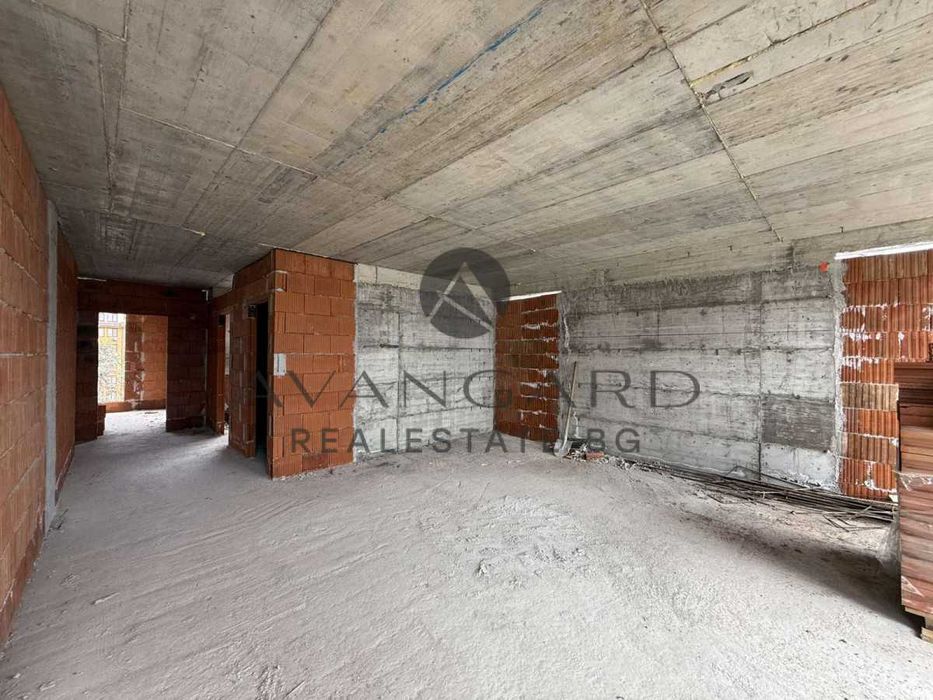 Продава се Тристаен апартамент в Пловдив, Кючук Париж - 122 кв.м за 718 €/кв.м - Снимка #1