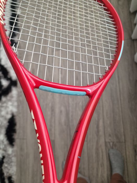 Vand racheta Yonex V core 98 2026