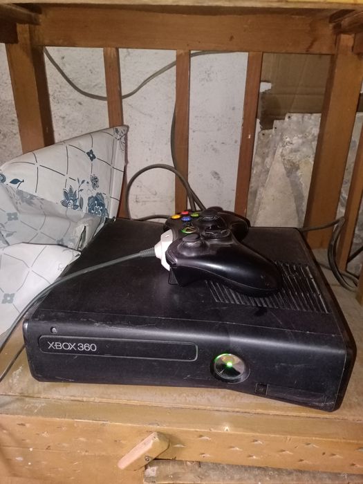 Продам икс бокс 360