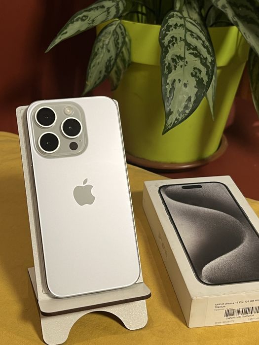 Iphone 15 pro white titan