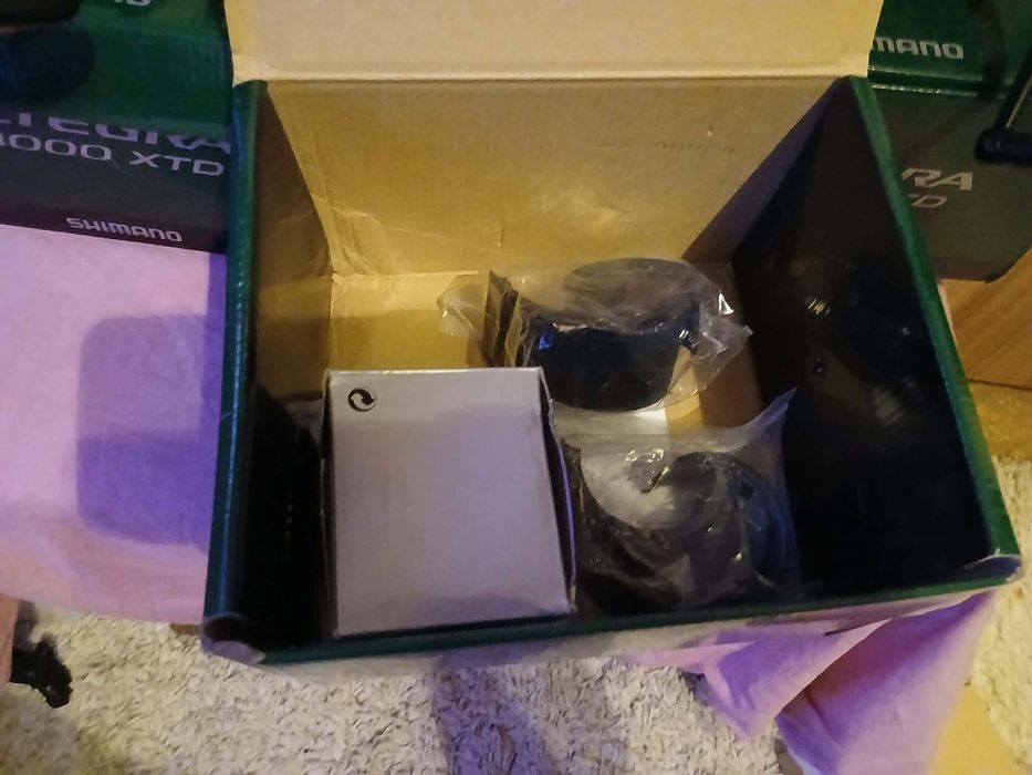 Продавам въпросните неща