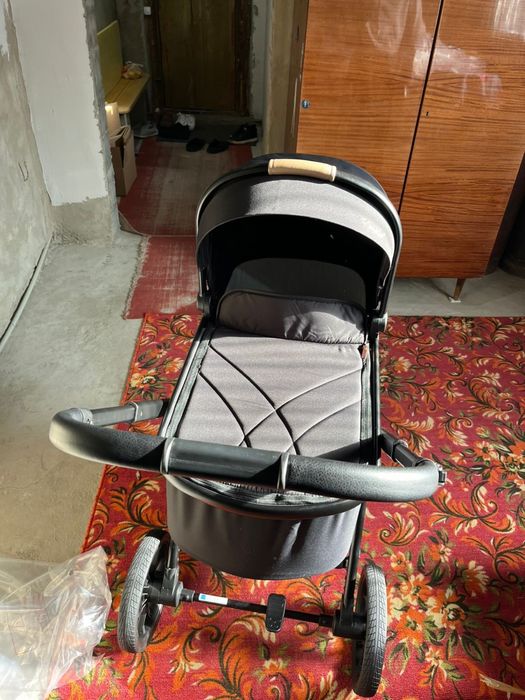 Коляска New Lux 2 в 1, в черном цвете