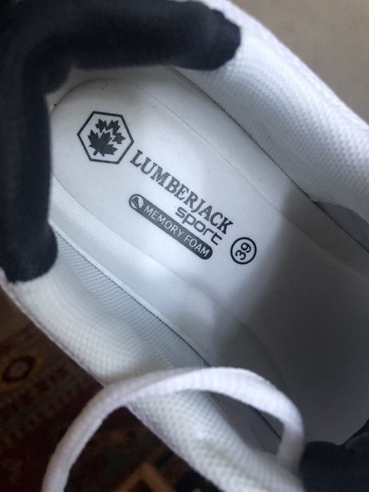 Кроссовки (Канада)