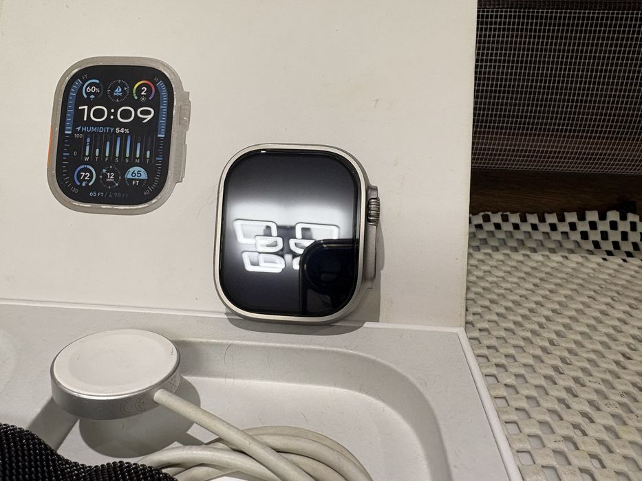 Apple Watch Ultra 2, Natural Titanium 49mm, Baterry Health 100%, GPS + Cellular, Ca Nou La Cutie, Curea Milanese Loop