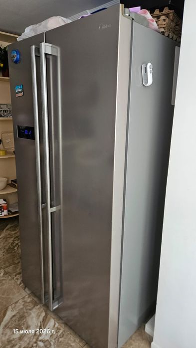 Двухкамерный холодильник Midea