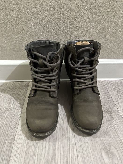 Демисезонные ботинки Clarks