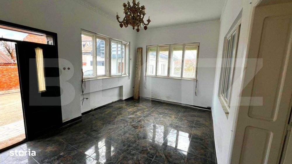 Casa de vanzare, 6 camere, 198 mp utili, teren 644 mp, zona centrala
