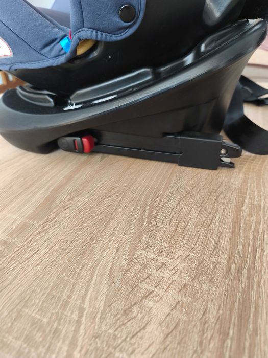 Scaun auto cu sistem isofix , rotativ si pozitie de somn plus trotineta coccole