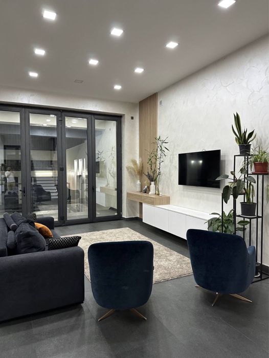 Гостиница России-Сдается новый дом в престижном районе!