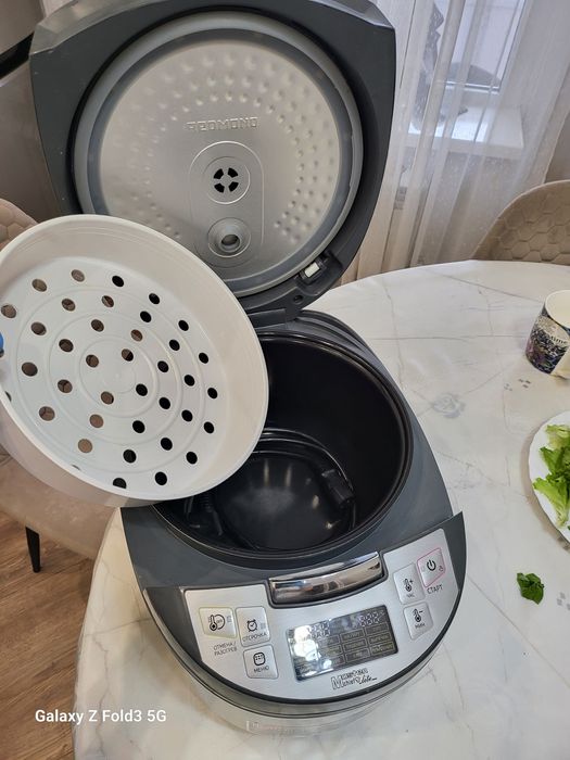 Мультиварка продам