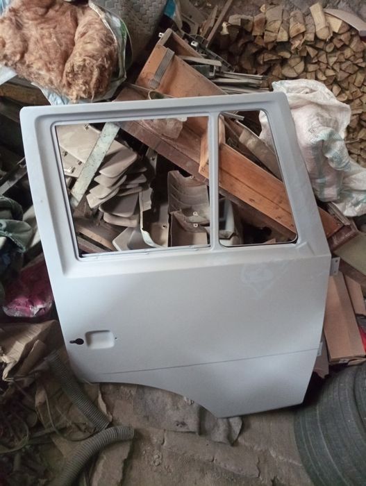 Дверь КамАЗ правая 100000