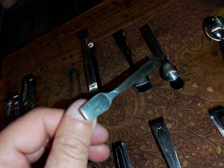 Щипки за работи и лед.