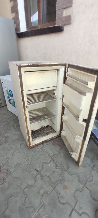 Холодильник рабочий