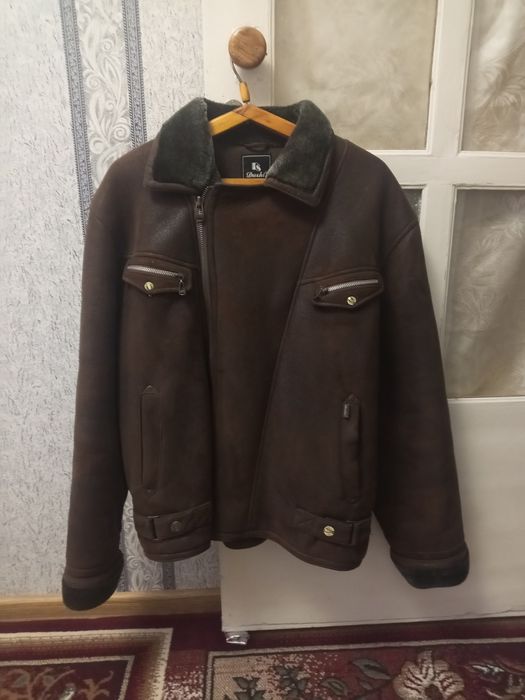 Продаётся дублёнка в хорошем состоянии.