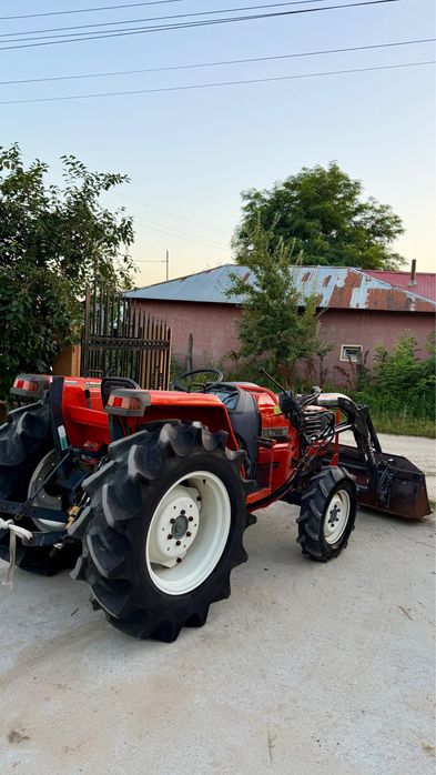 Kubota GL 320 | tractor japonez 4x4 | incarcator frontal original cu cupa