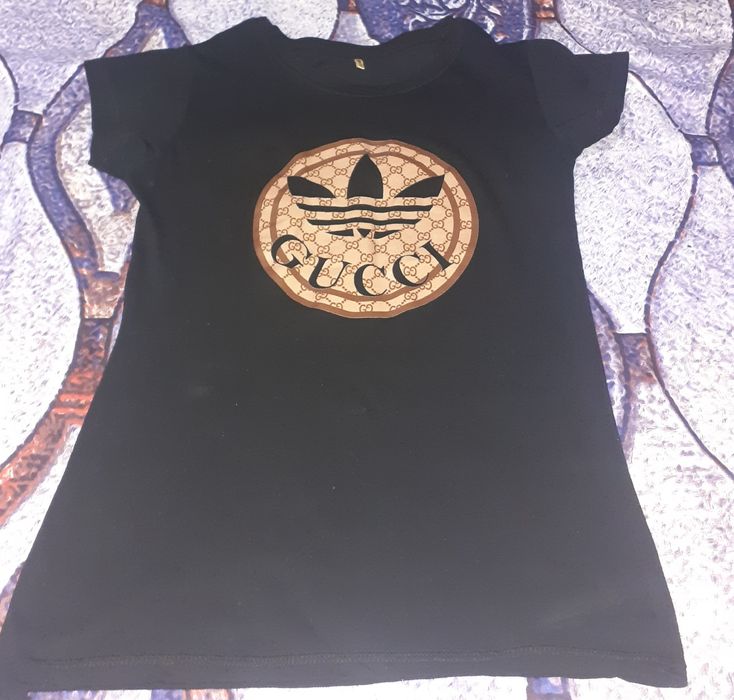 Дамски тениски и къс панталон