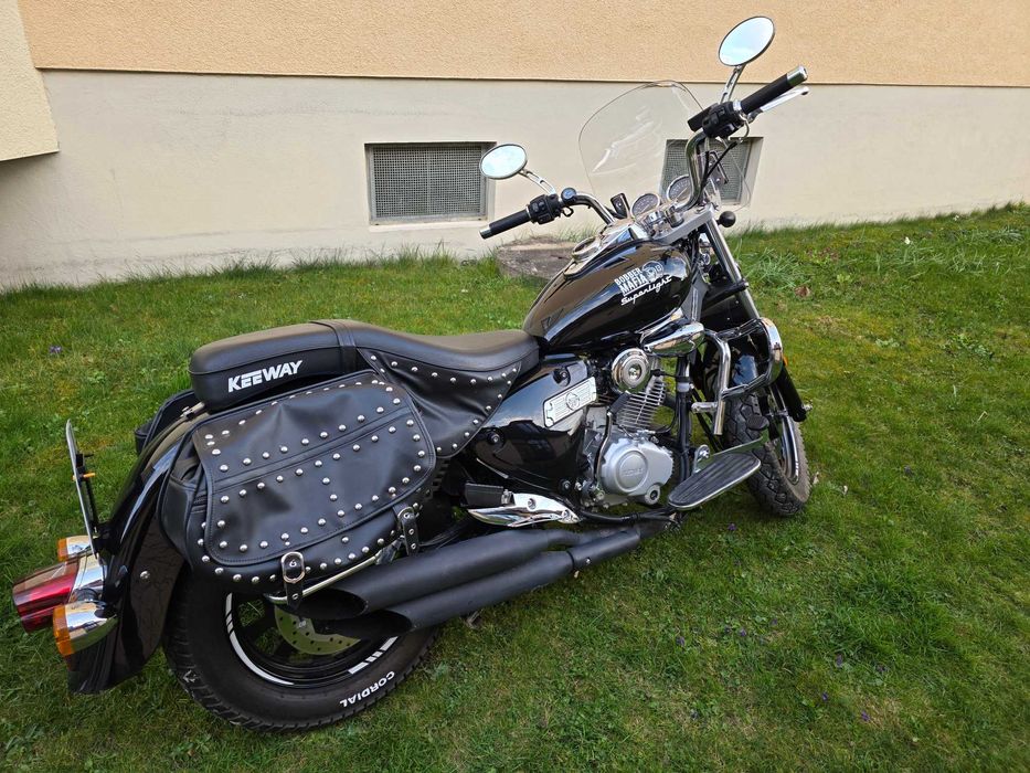 Keeway Superlight 125