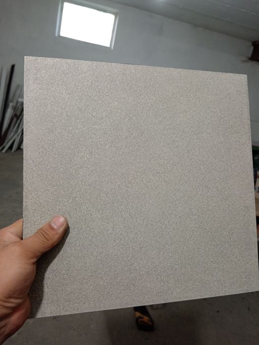 Продам керамическую плитку.