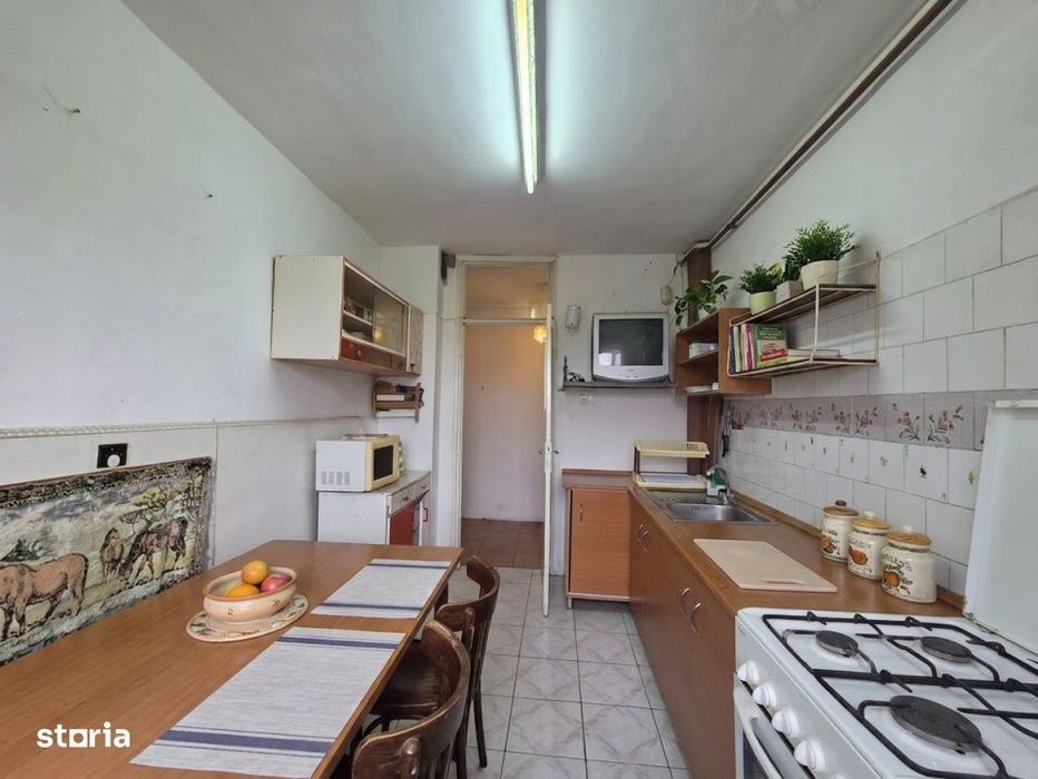 Apartament cu 4 camere, etaj 5/8, zona Micalaca