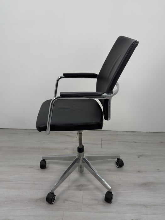 Немски офис стол покритие с естесвена кожа обзавеждане