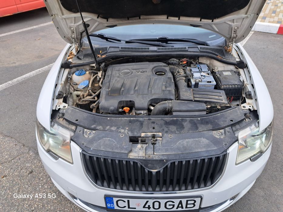 SKODA Superb 2012 — imagine 5