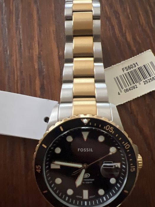 Ceas fossil nou