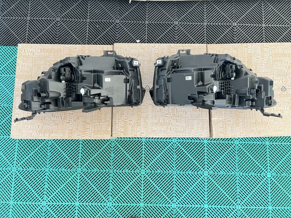 Set far faruri stanga dreapta complete Led Matrix Vision Renault Austral noi originale Renault