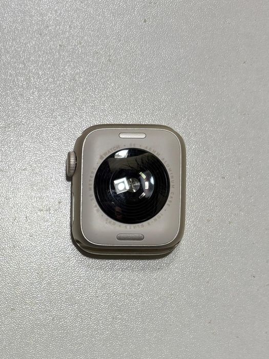 Apple Watch SE (2nd Gen, 40mm, Starlight)