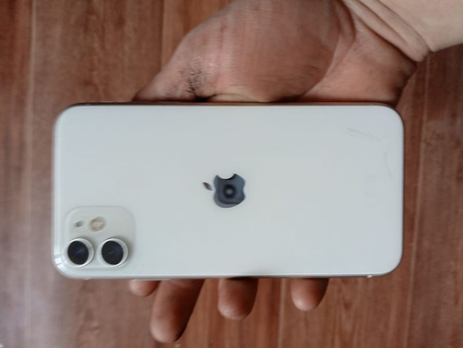Iphone 11 в хорошем состоянии