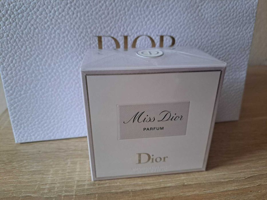Парфюм Miss Dior