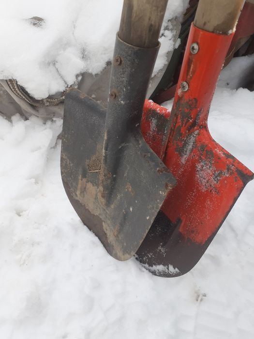 Продам ломы , лопаты, вилы, тяпки