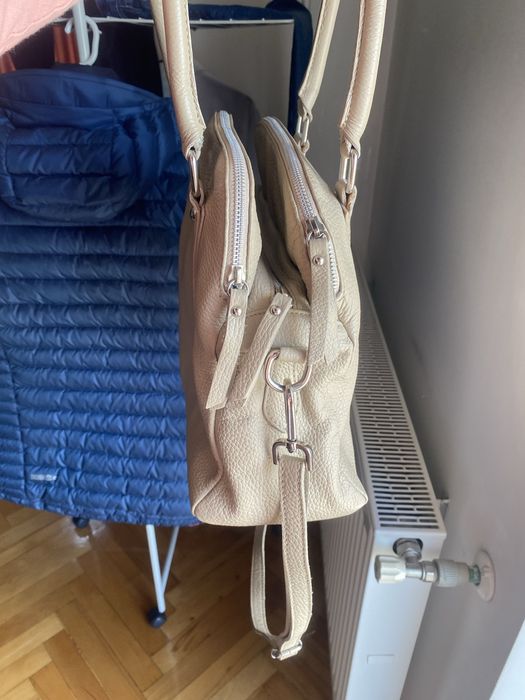 Geantă de piele naturală Enzo Bertini,culoarea crem, stare foarte bună!