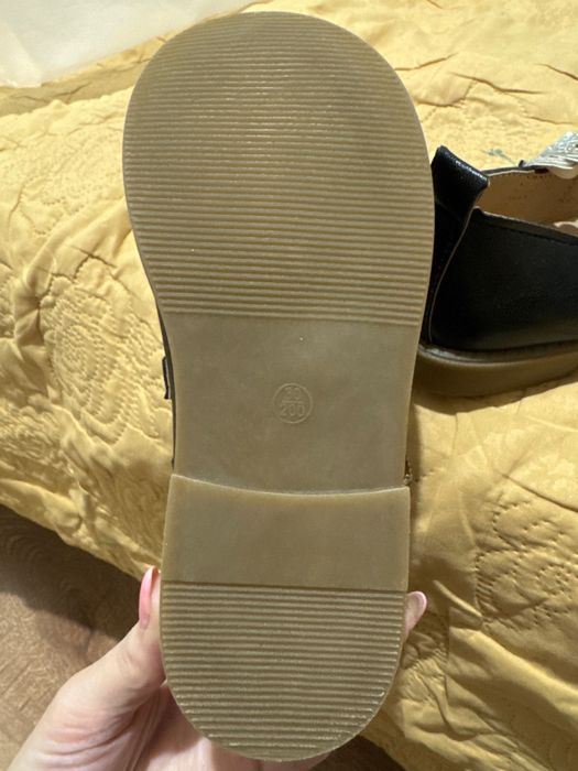 Черные туфли для девочки