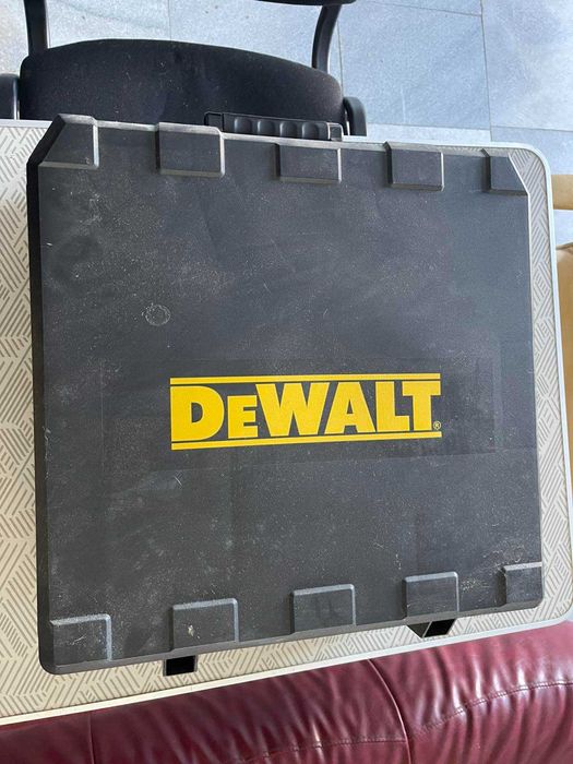 Акумулаторен такер за бетон DeWALT DCN890N