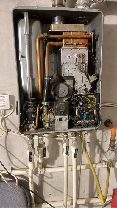 Газовый котел 2010 года Rinai