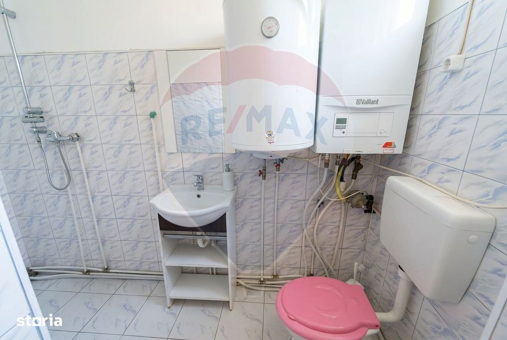 Casă cu 4 camere de vânzare - str. Morii