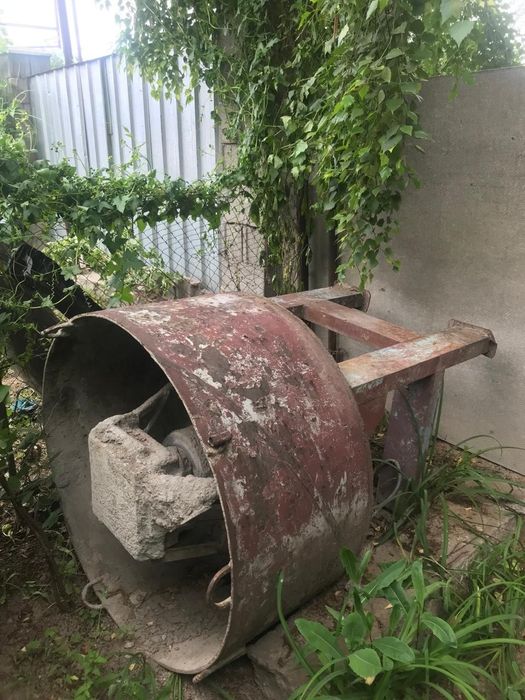 Продам бетонномешалку