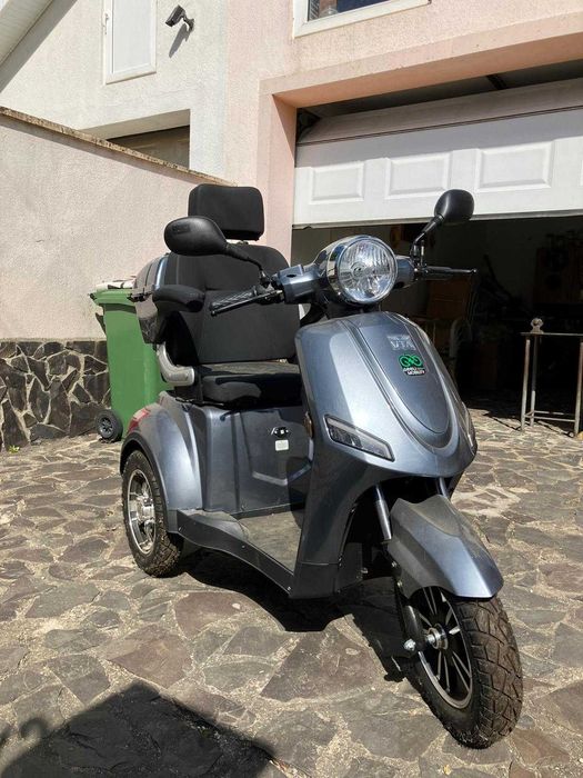 Moped cu 3 roti-L2E